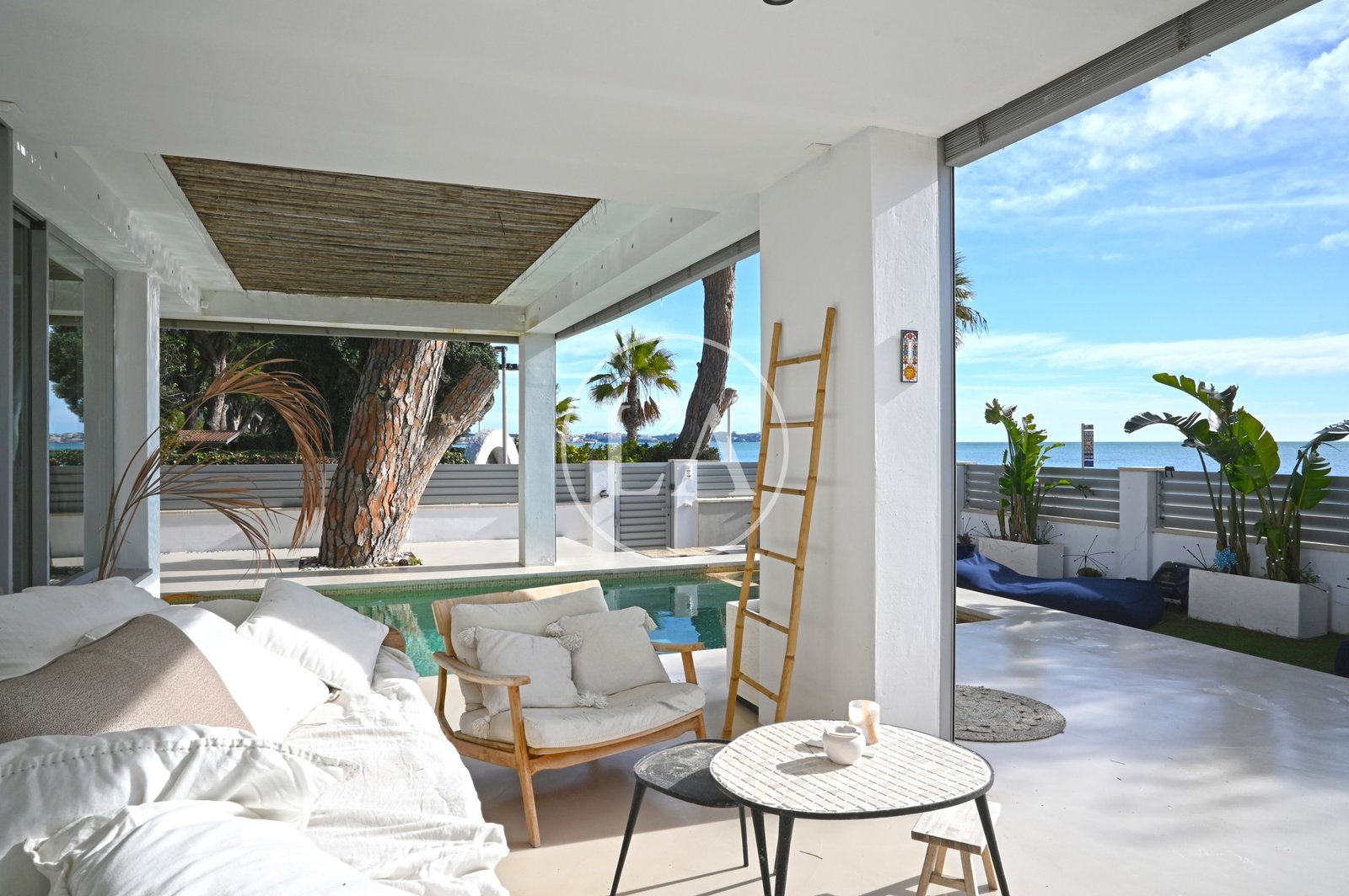 Casa en venta en primera linea de mar de Cambrils vistas porche