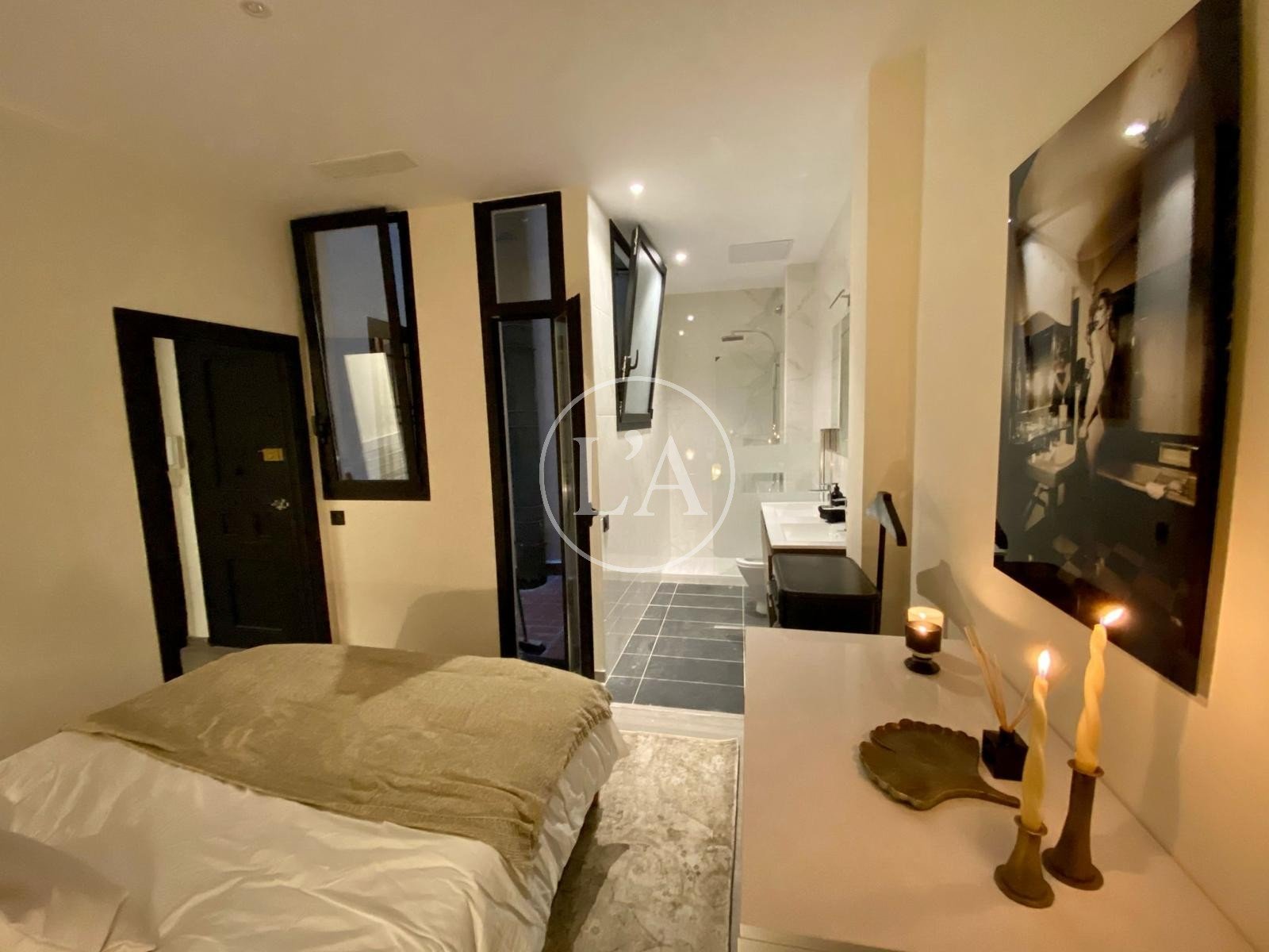 Piso reformado en el Barri Gòtic de Barcelona suite