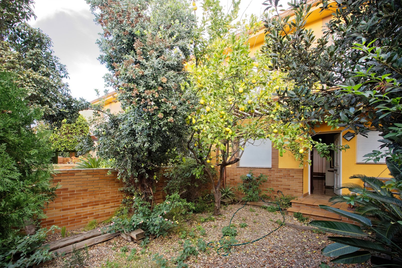 Casa en venta en Vilafortuny, Cambrils jardín entrada