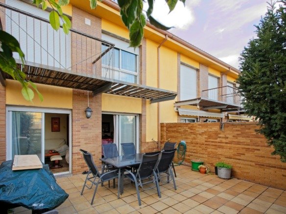Casa en venta en Vilafortuny, Cambrils fachada