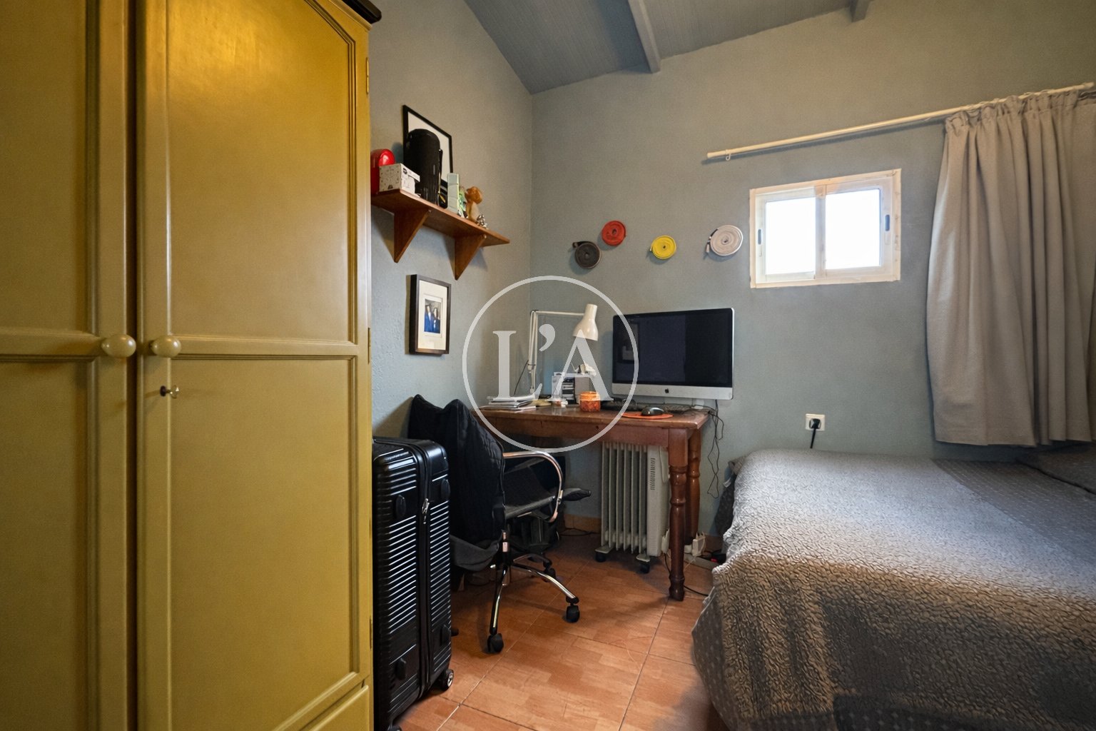 Masía rústica en Riudoms armario