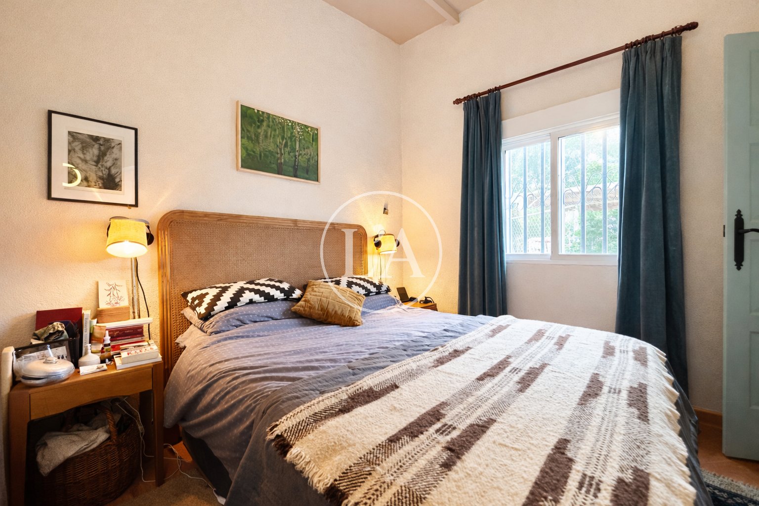 Masía rústica en Riudoms dormitorio