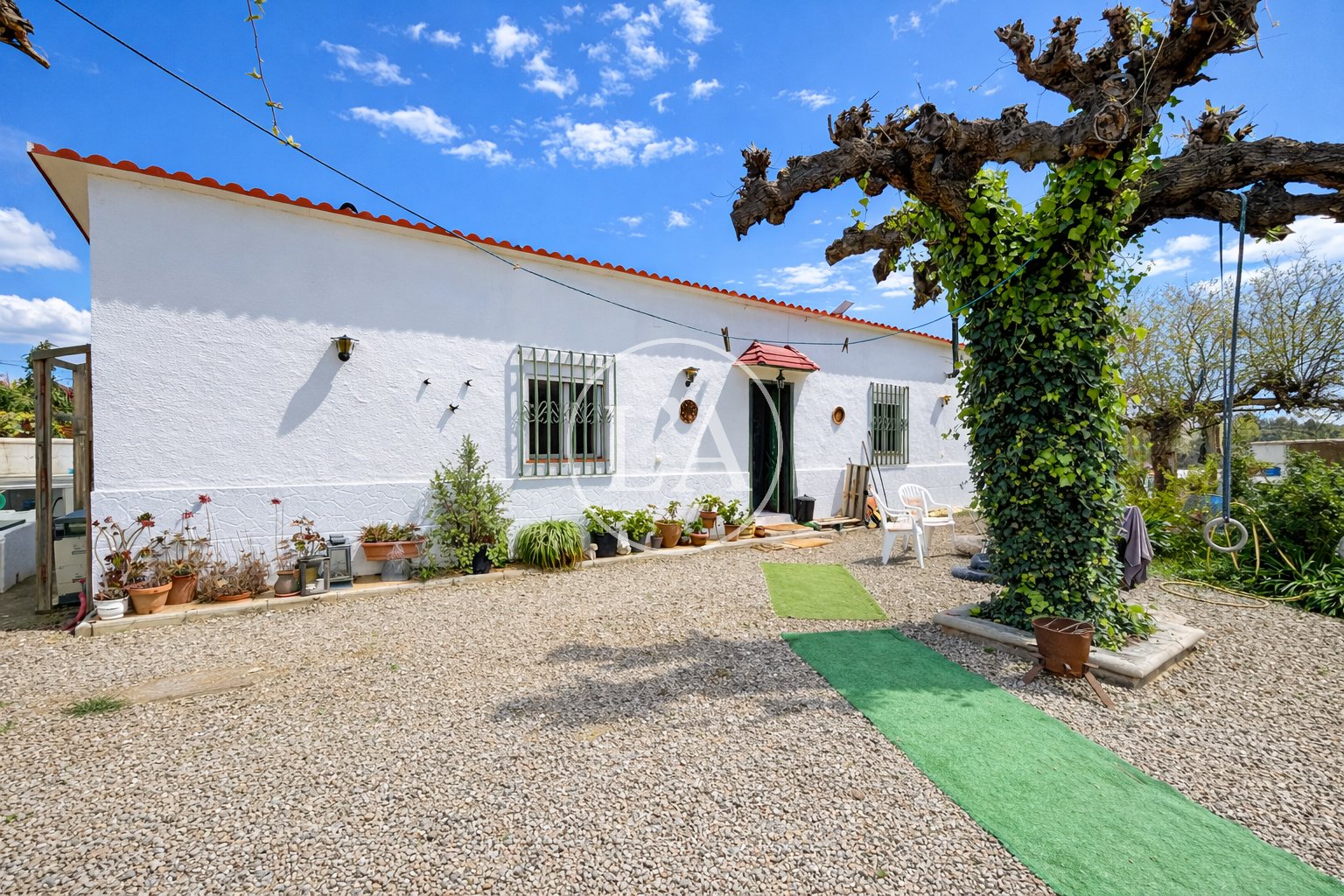 Masía rústica en Riudoms entrada exterior