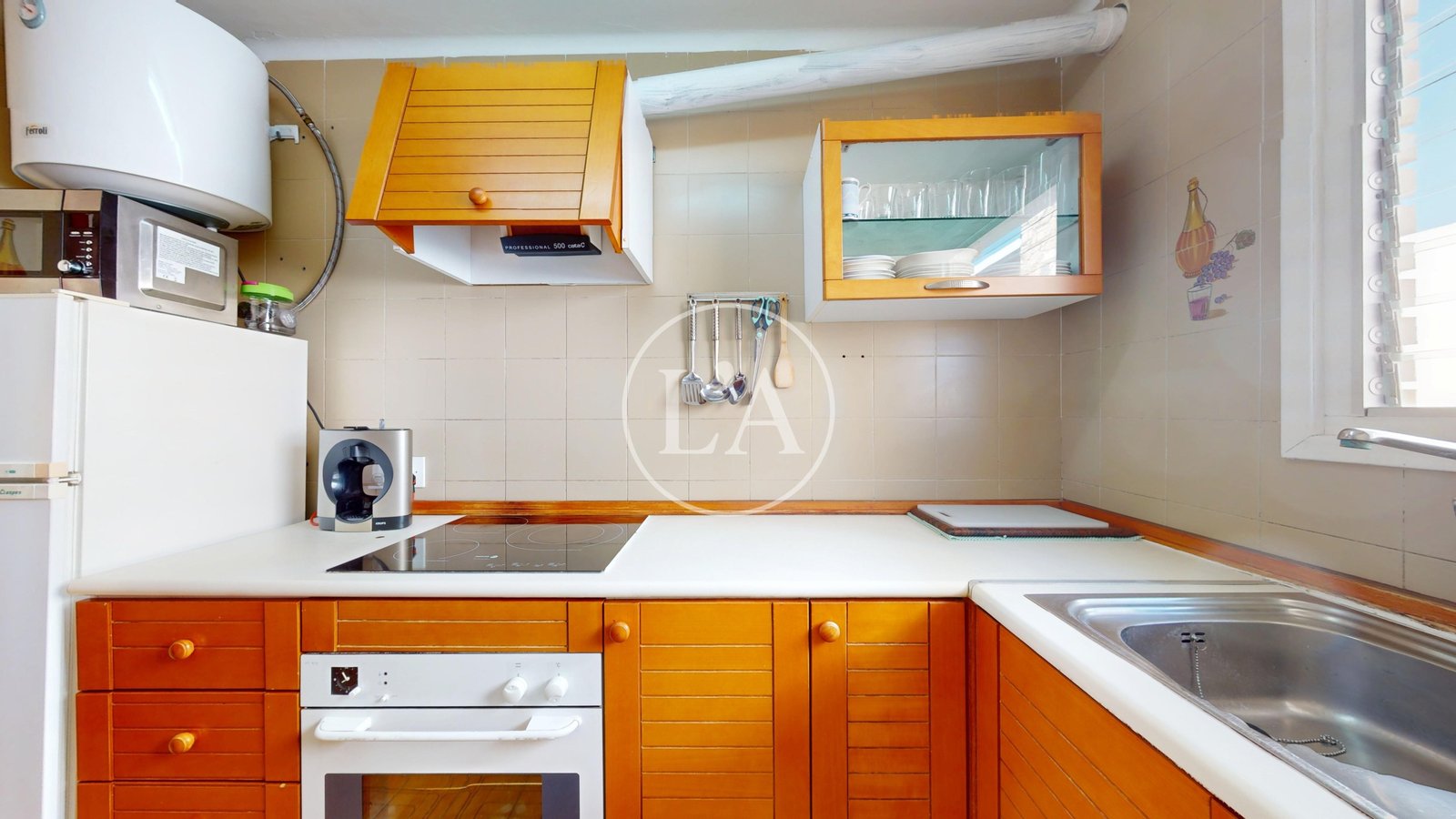 Primera planta con jardín en la Llosa Cambrils encimera