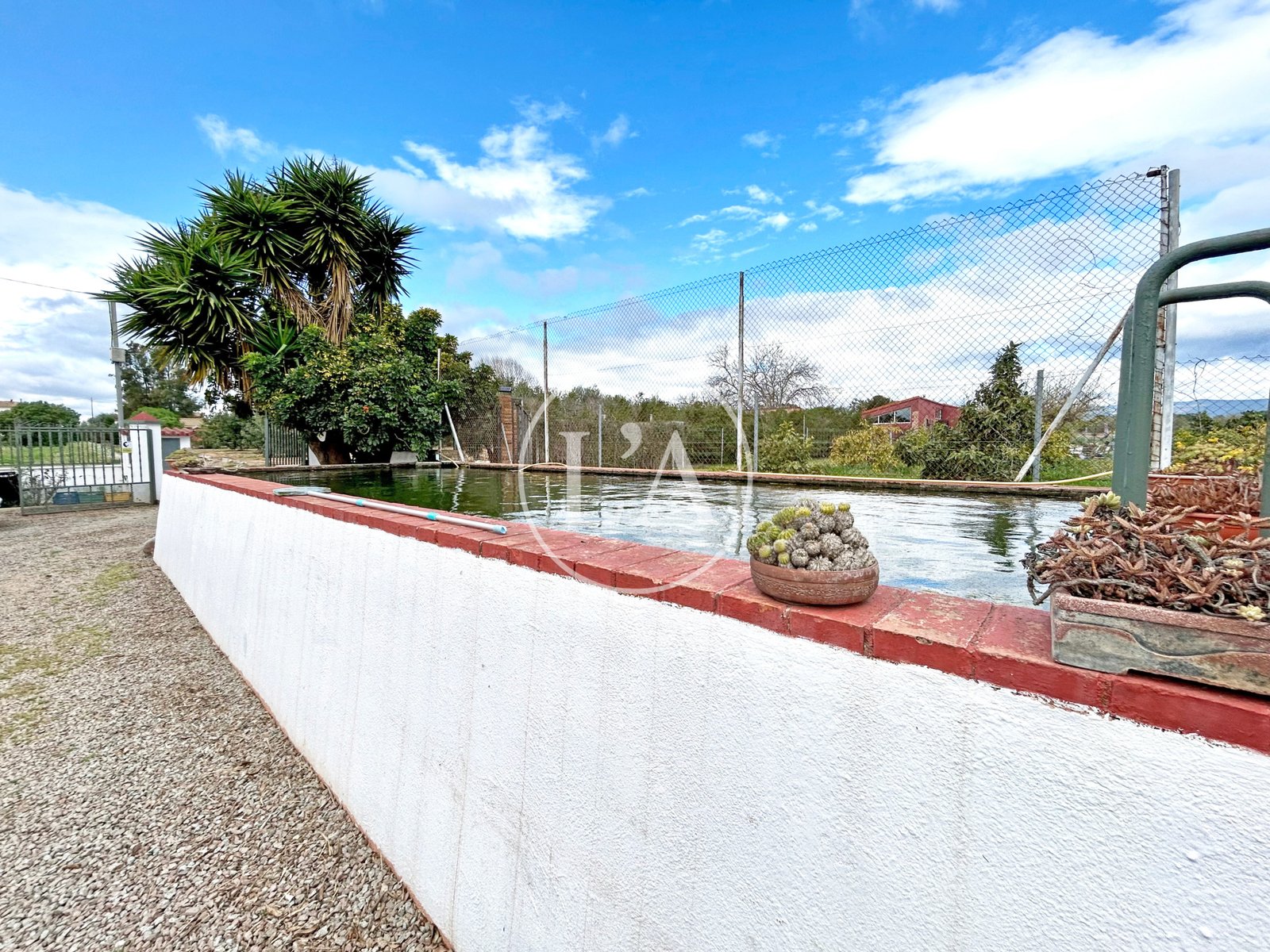 Masía rústica en Riudoms terraza