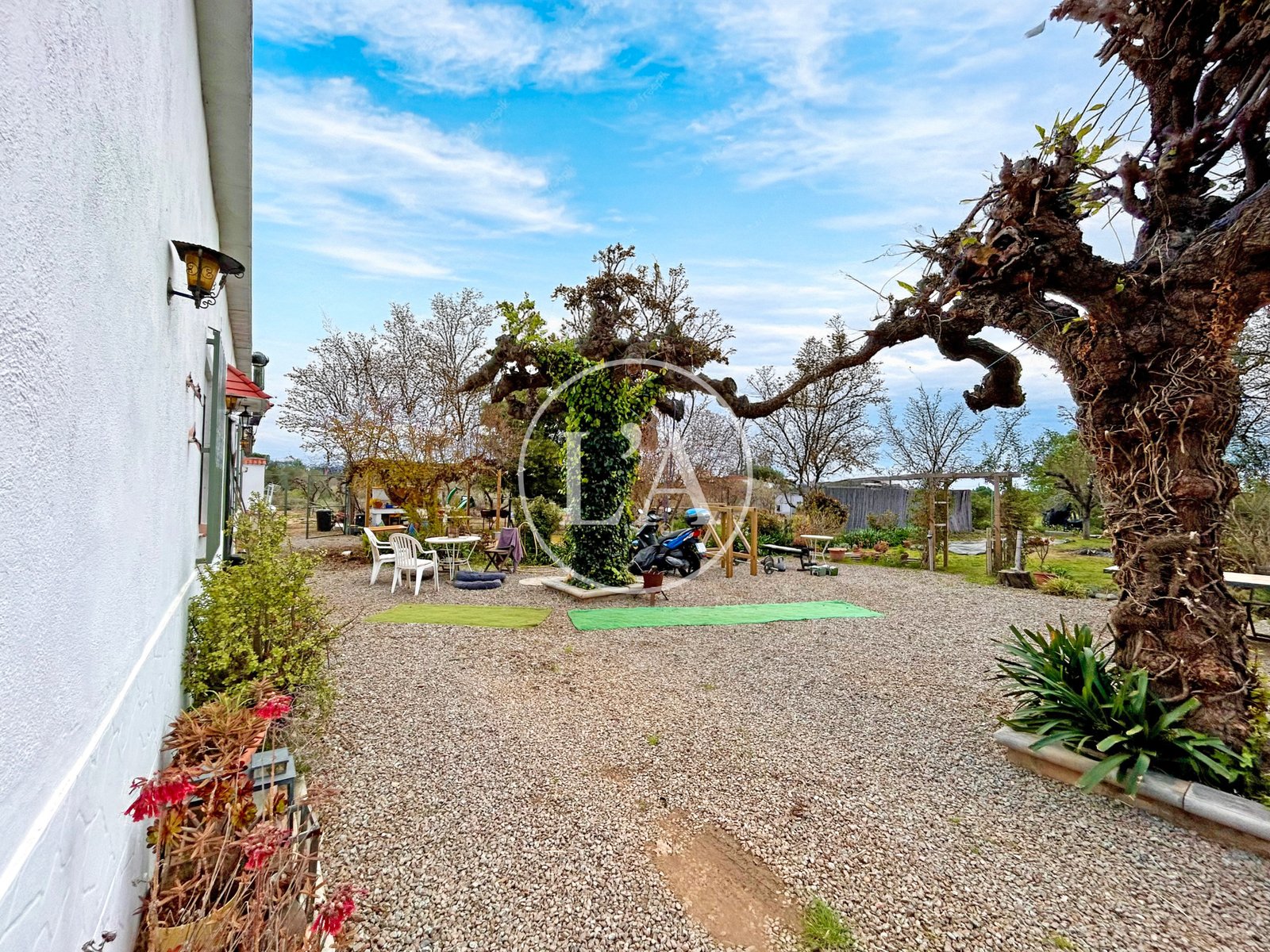 Masía rústica en Riudoms entrada