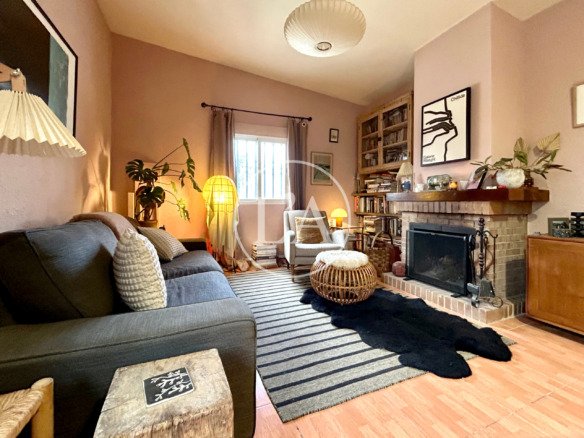 Masía rústica en Riudoms chimenea