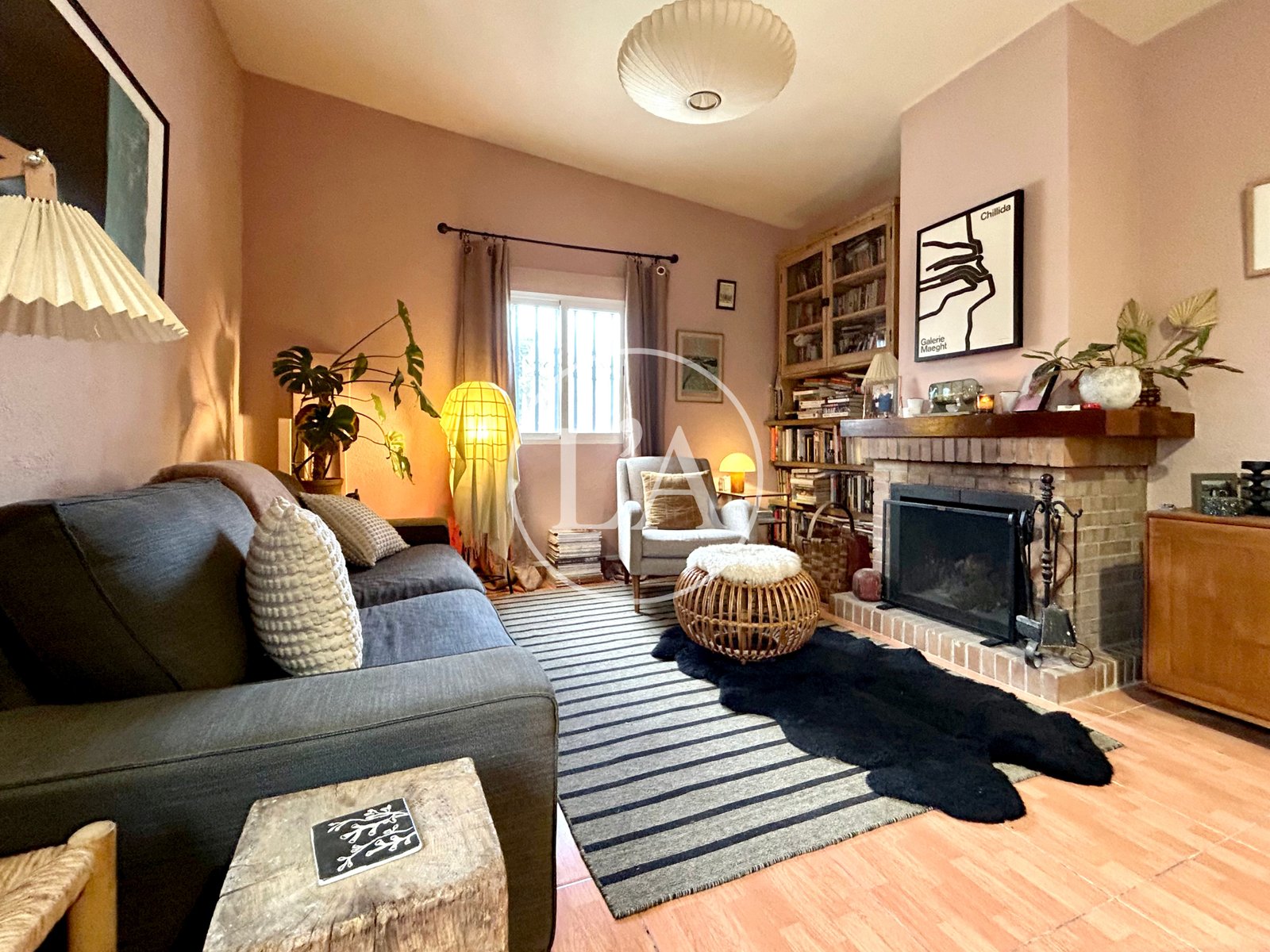 Masía rústica en Riudoms chimenea