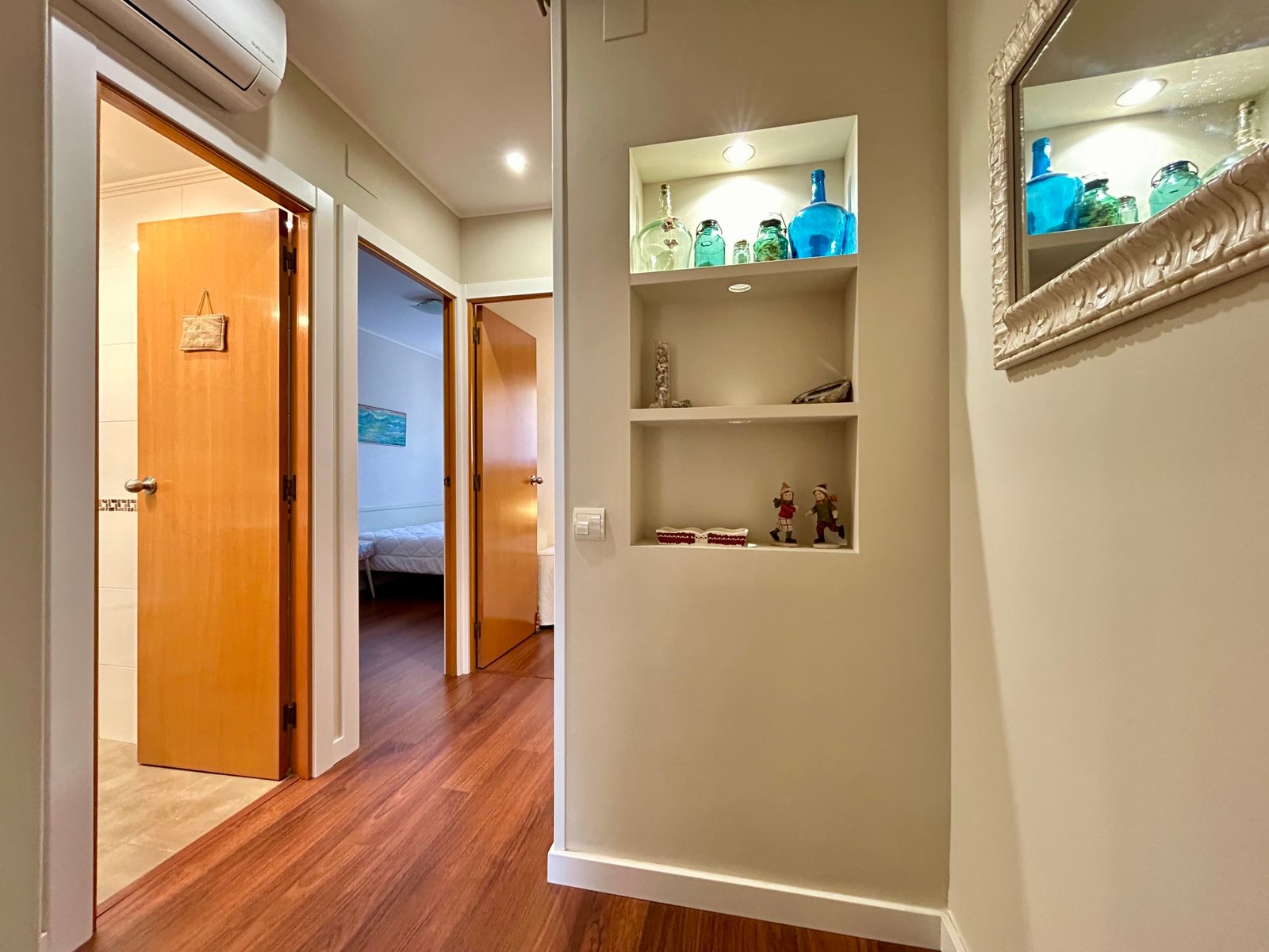 Casa adosada en venta en Vilafortuny pasillo