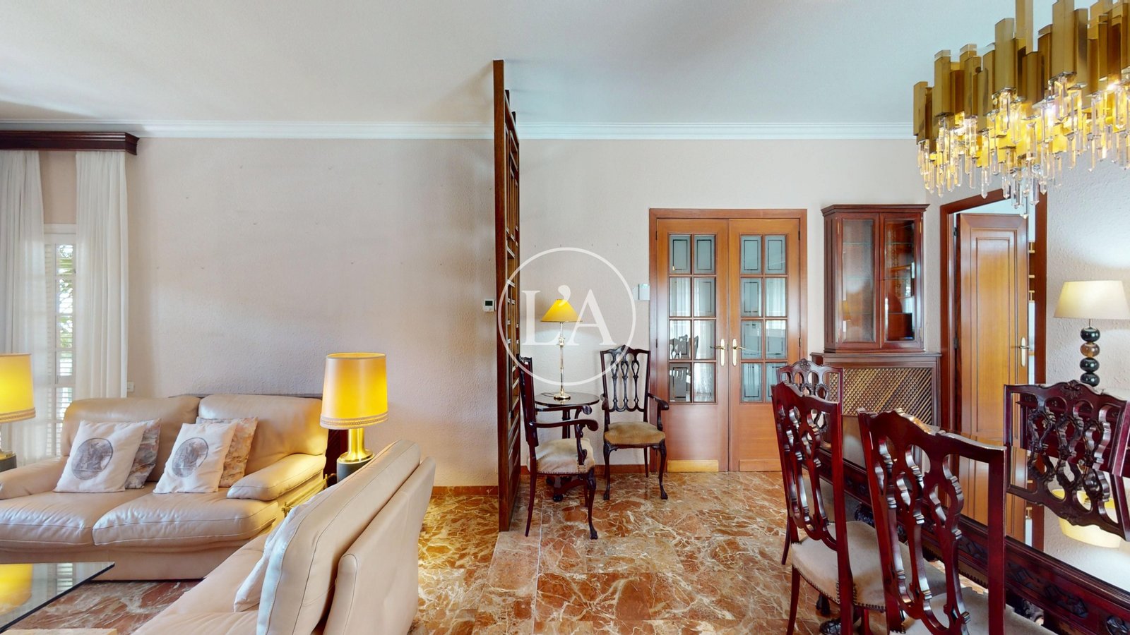 Casa unifamiliar exclusiva en Cambrils entrada salón