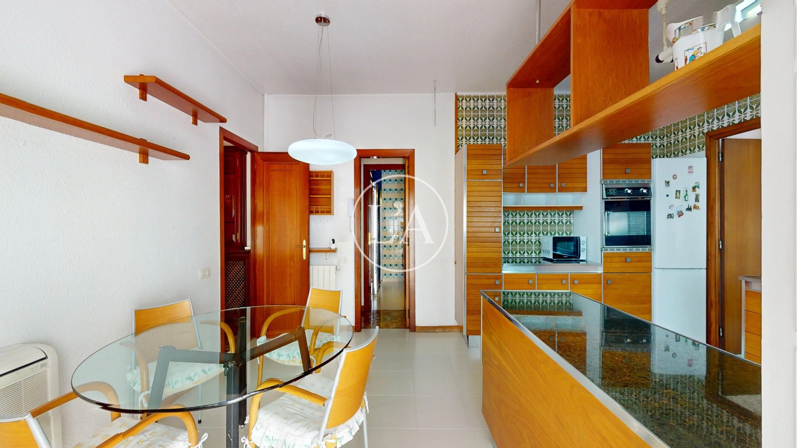 Casa unifamiliar exclusiva en Cambrils mesa cocina
