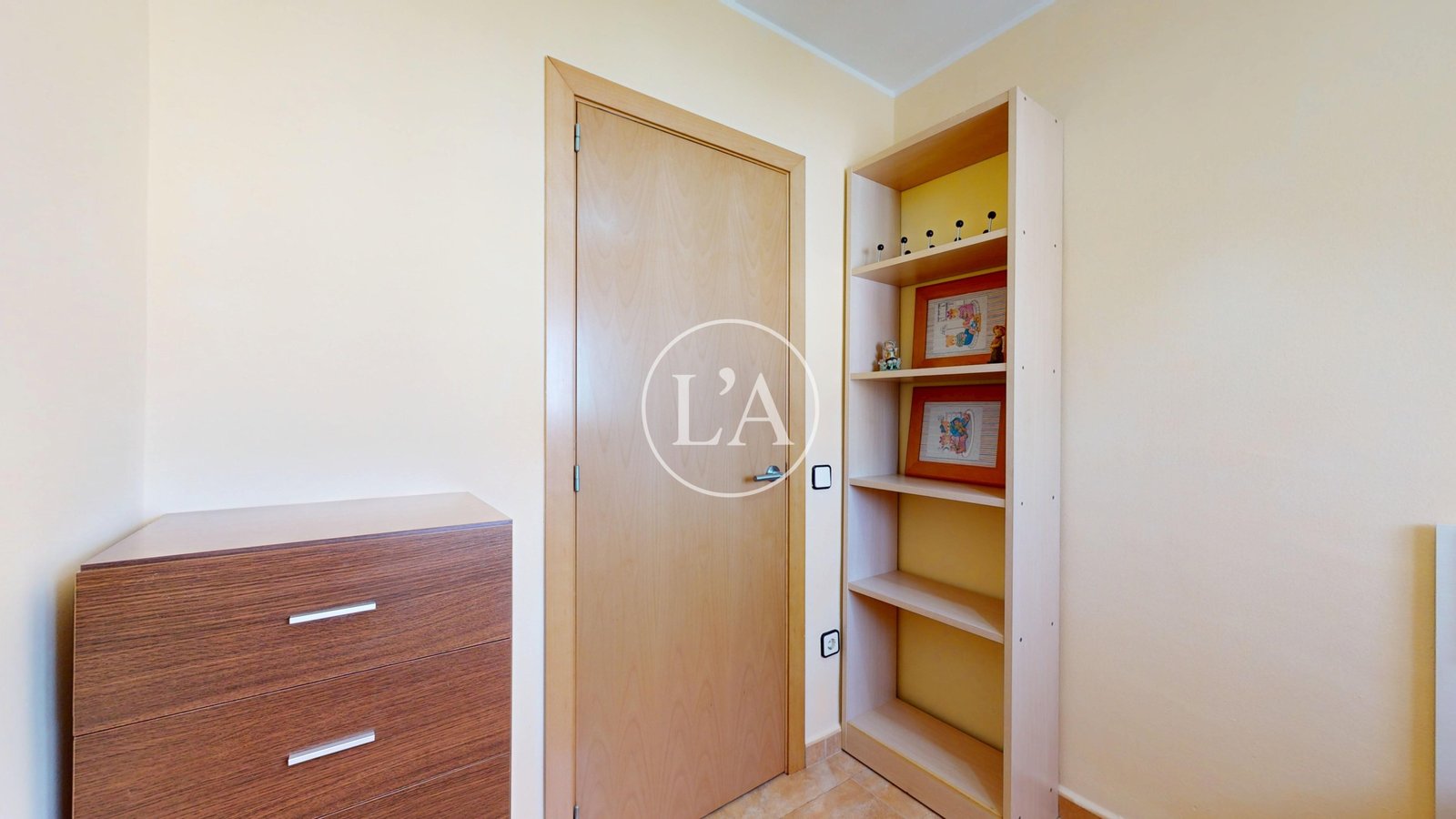 Piso en Nou Cambrils en venta puerta habitación
