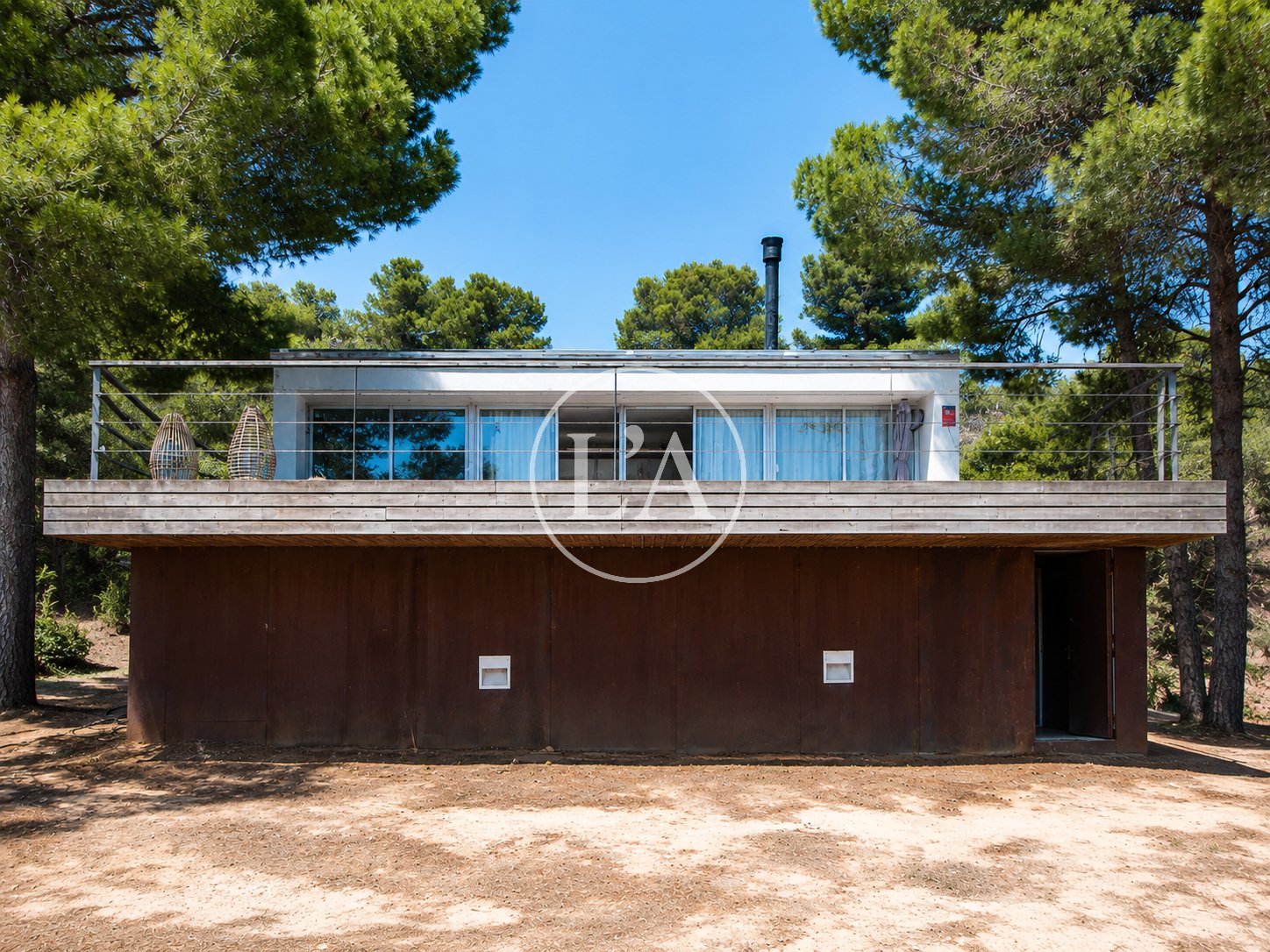 Chalet con piscina en Riudecanyes jardín