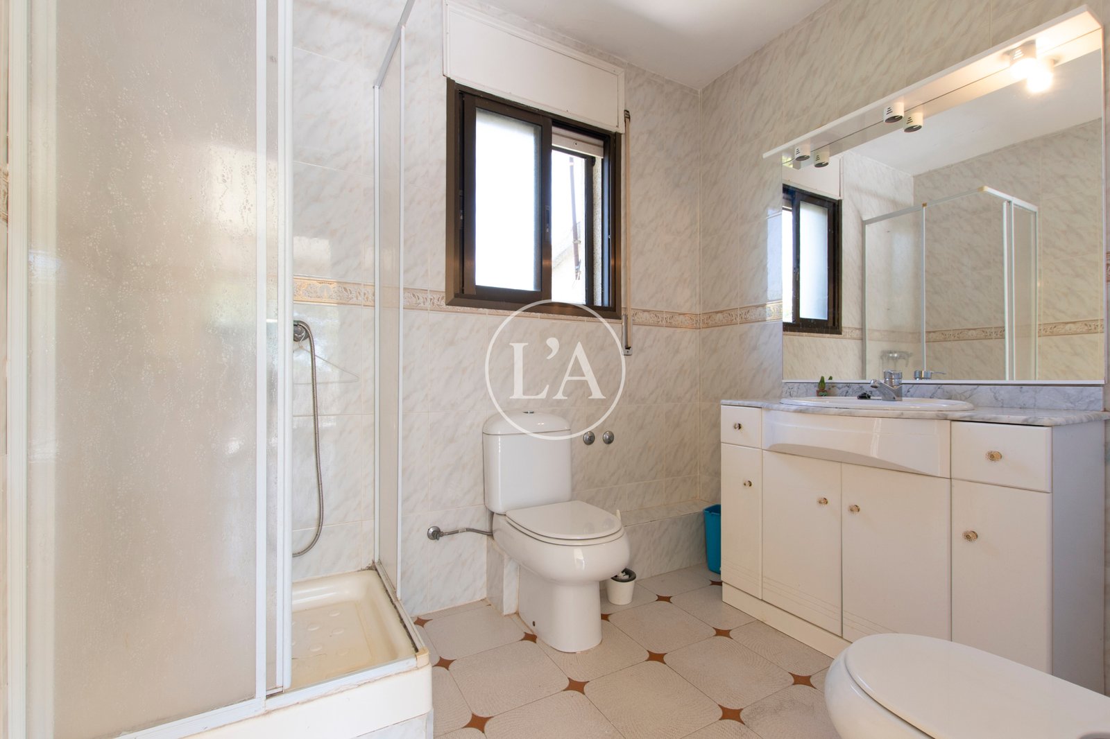 Casa en venta en Vilafortuny Cambrils baño suite primera planta