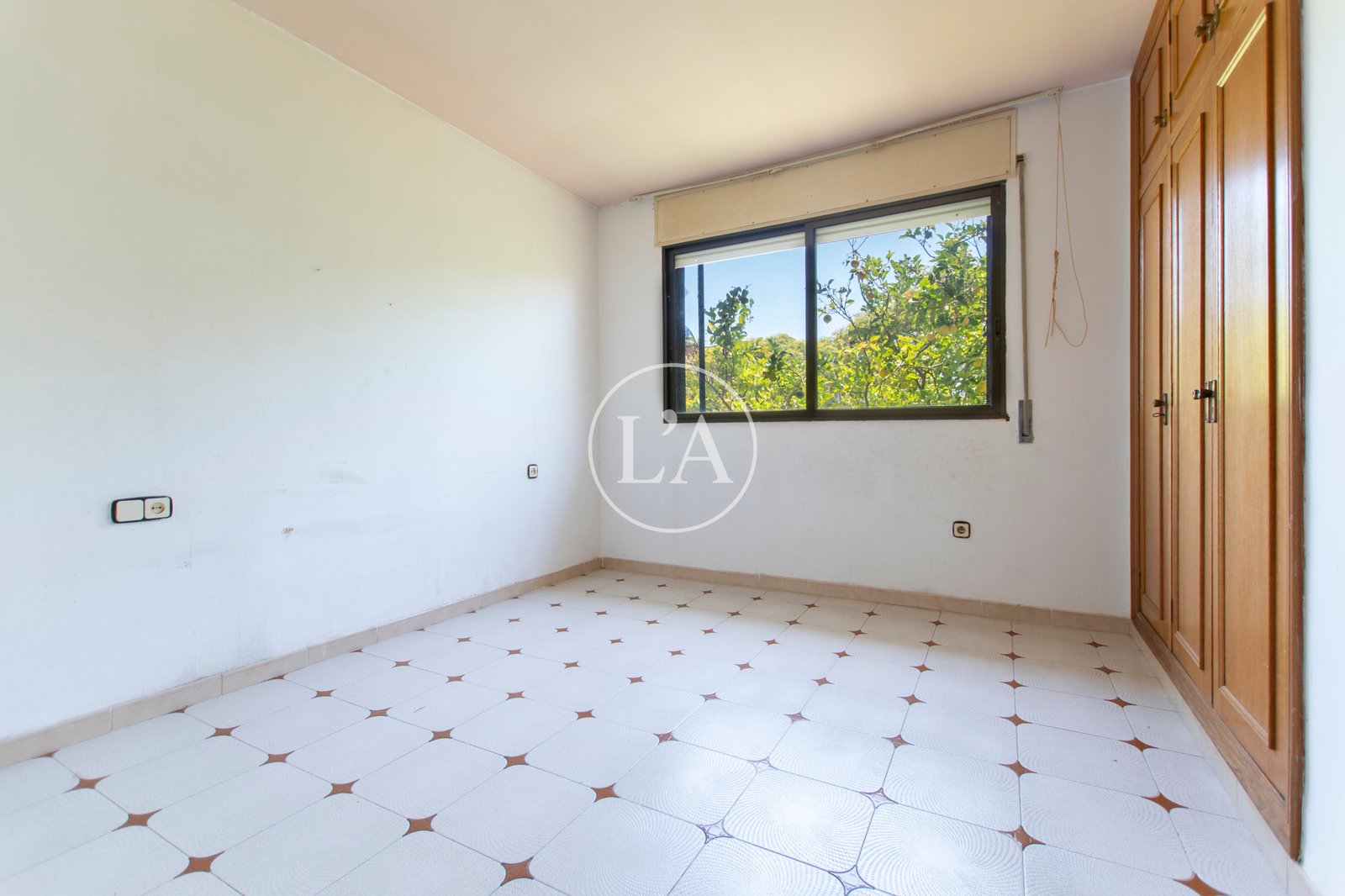 Casa en venta en Vilafortuny Cambrils ventana garaje