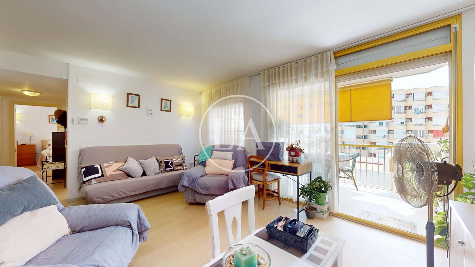 Apartamento en venta en La Pineda sofá