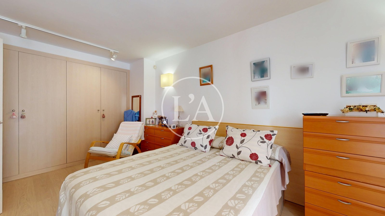 Apartamento en venta en La Pineda cama habitación