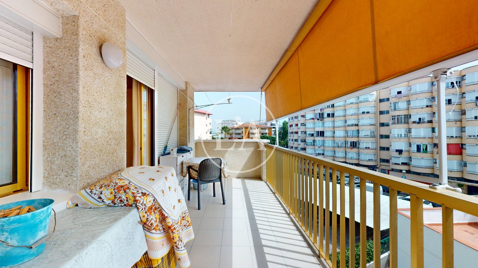Apartamento en venta en La Pineda vista terraza