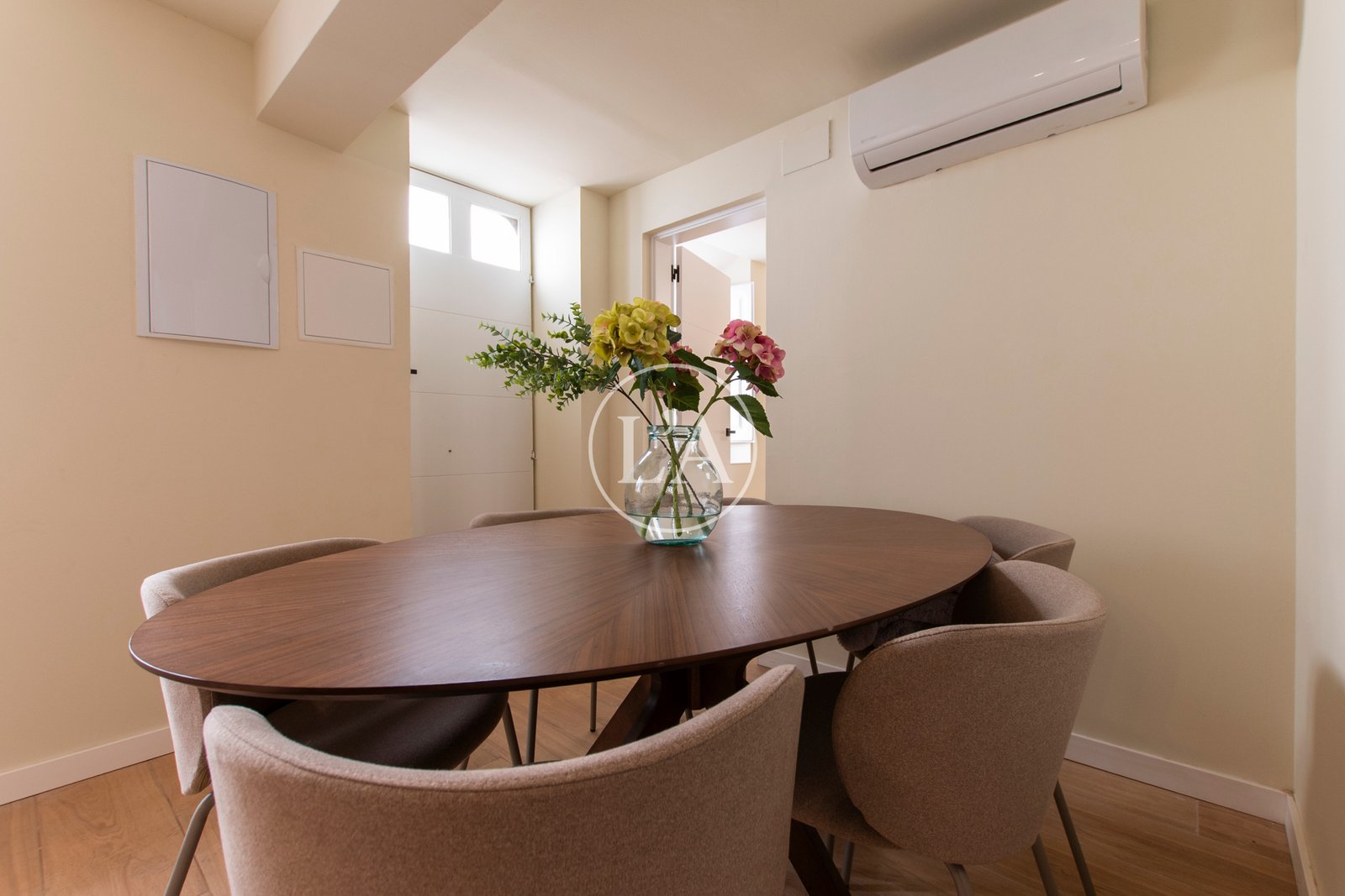 Casa reformada en la vila de Cambrils comedor