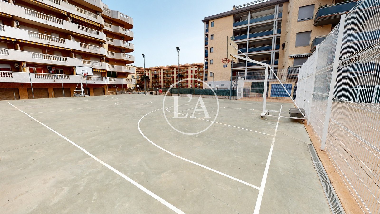 Apartamento en venta Maldivas III con garaje y piscina. basket