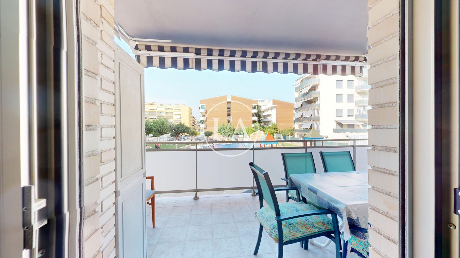 Apartamento en venta Maldivas III con garaje y piscina. salida terraza suite