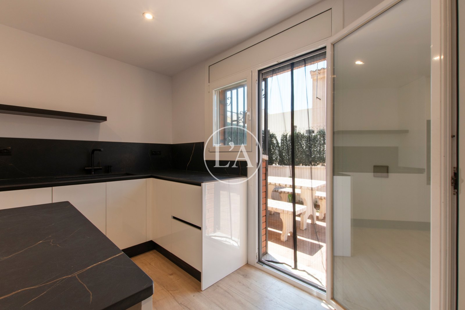Casa reformada en venta en Nou Cambrils salida terraza
