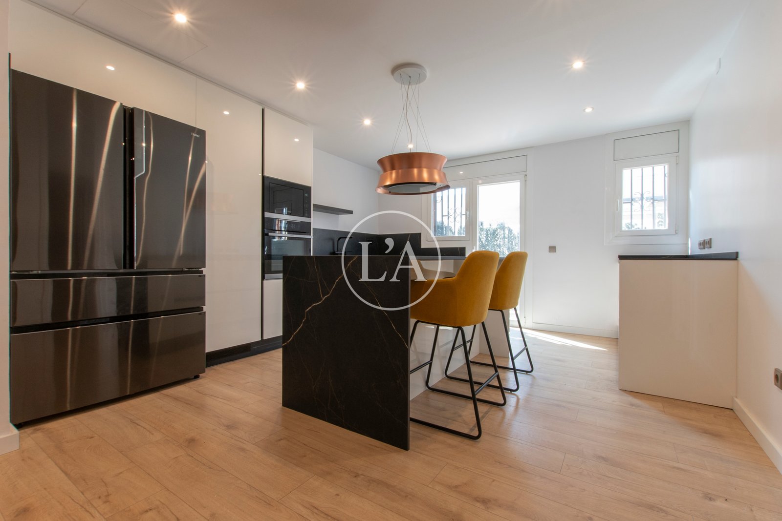 Casa reformada en venta en Nou Cambrils cocina completa