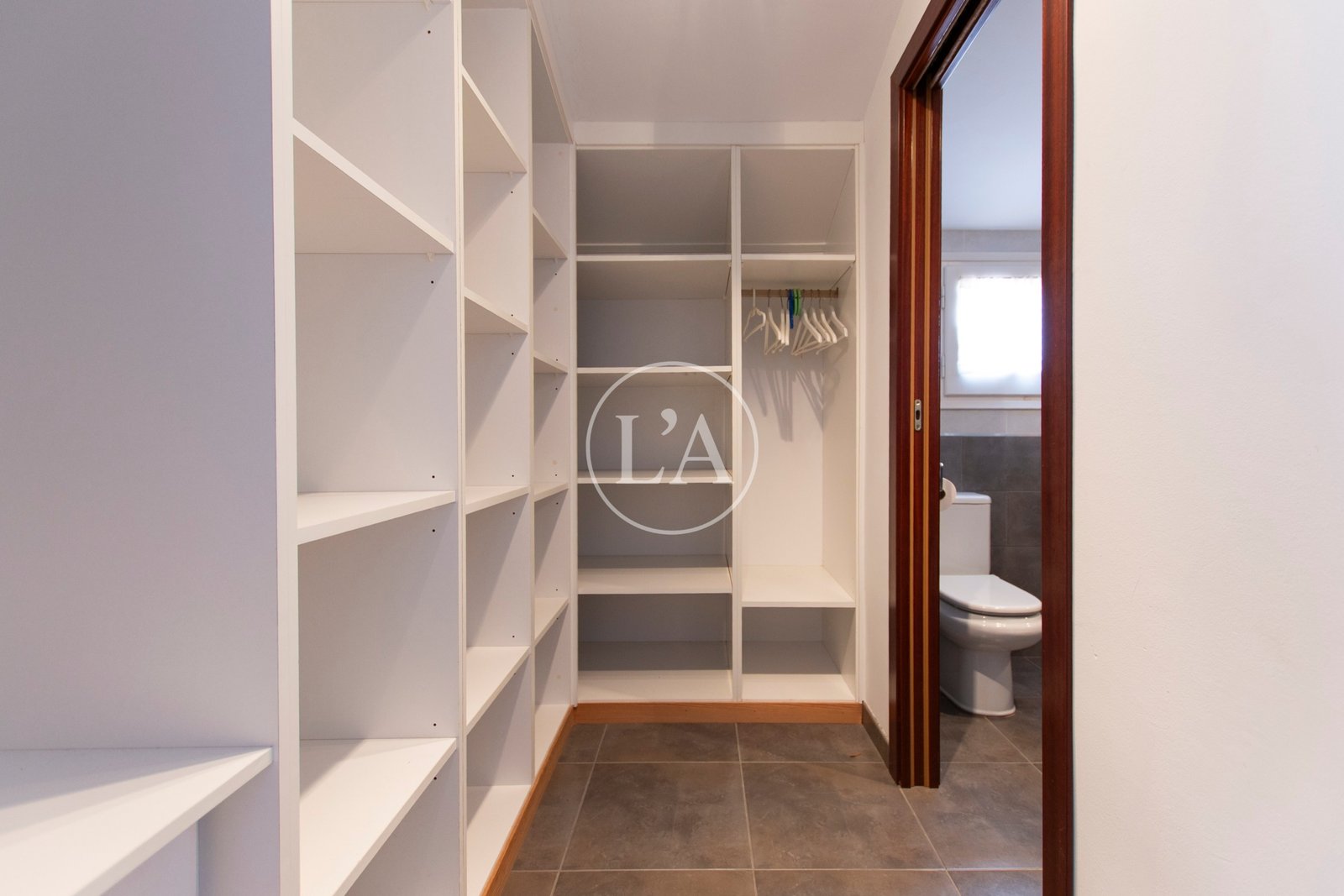 Casa unifamiliar con piscina en la Dorada Cambrils suite vestidor