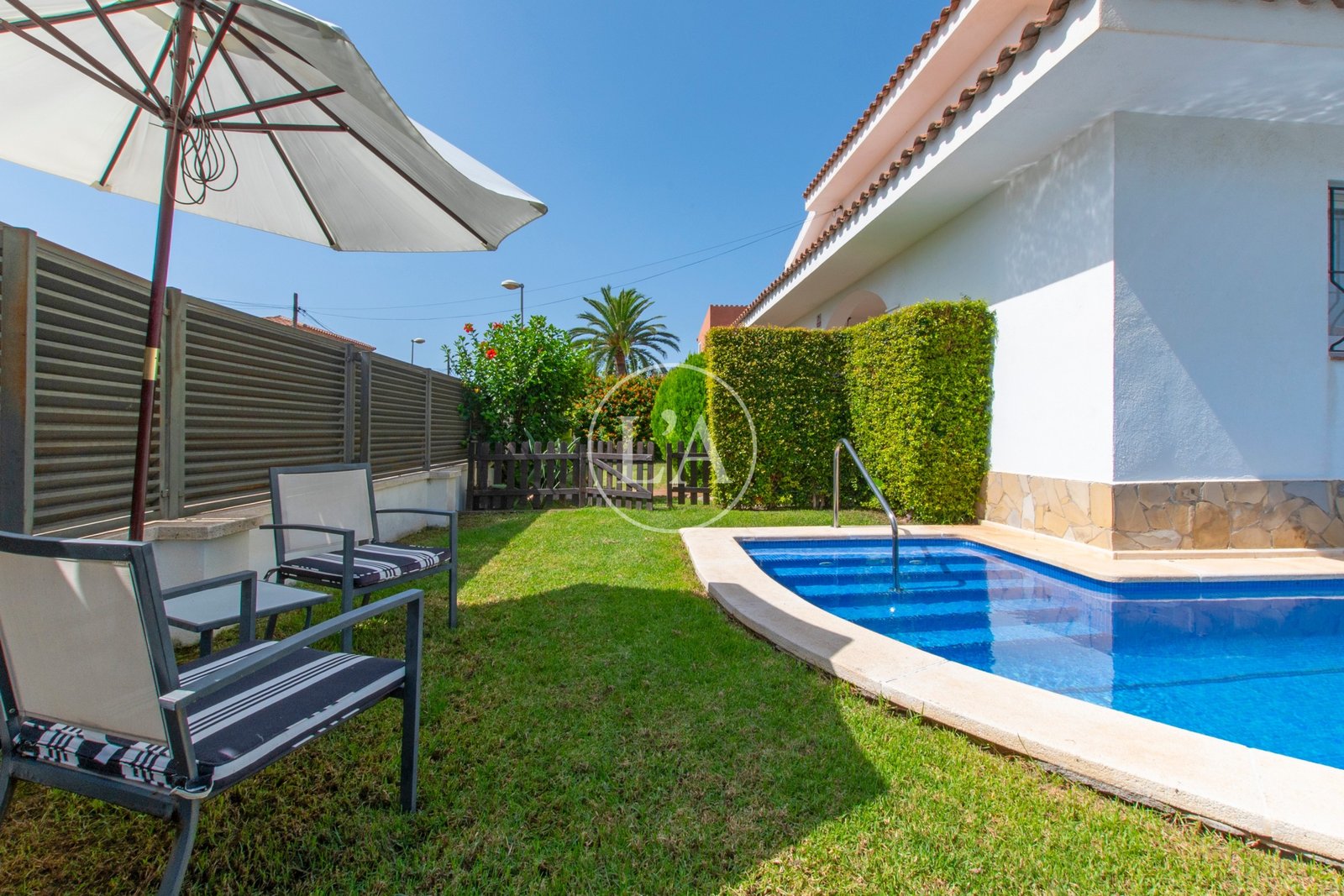 Casa unifamiliar con piscina en la Dorada Cambrils zona piscina
