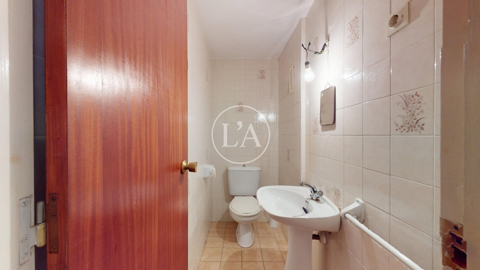 Piso de cuatro habitaciones en Cambrils aseo