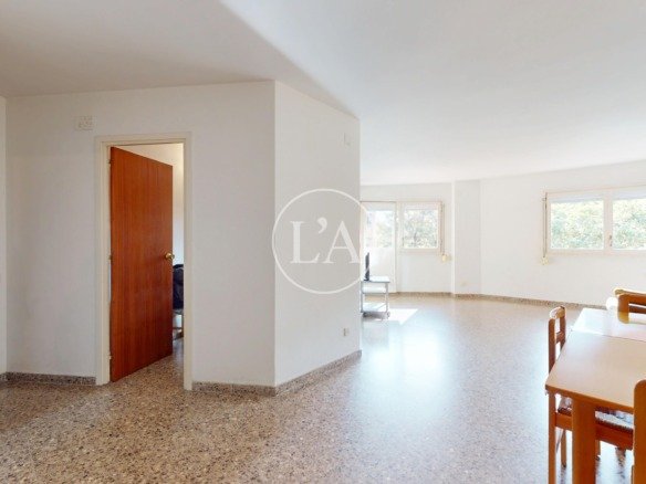 Piso de cuatro habitaciones en Cambrils salón