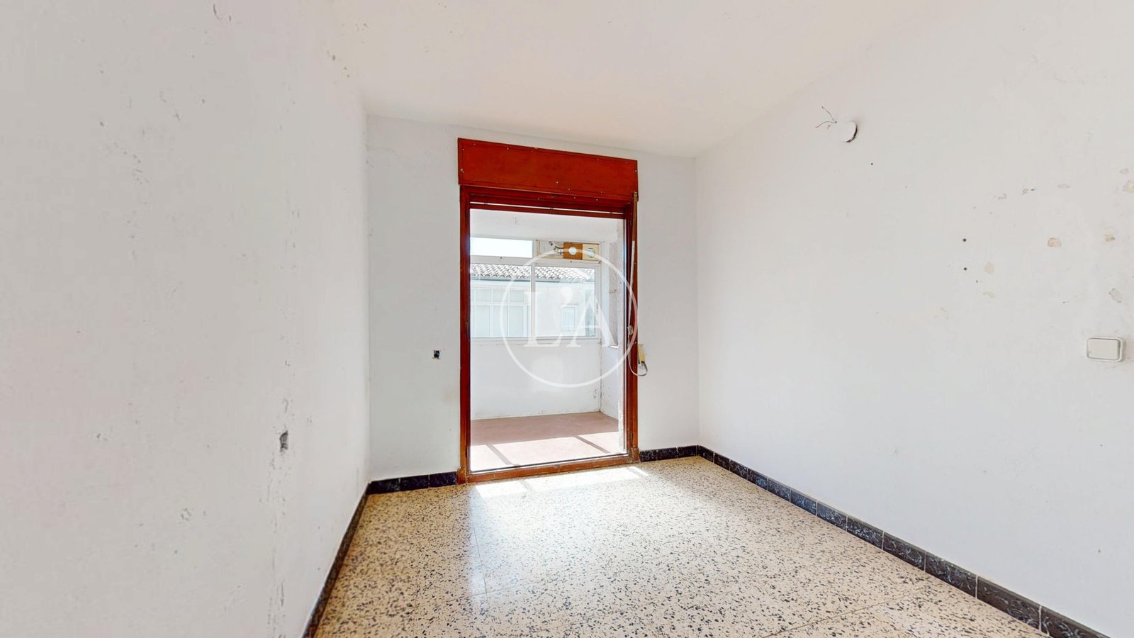 Apartamento para reformar en el Regueral, Cambrils – salida terraza dormitorio