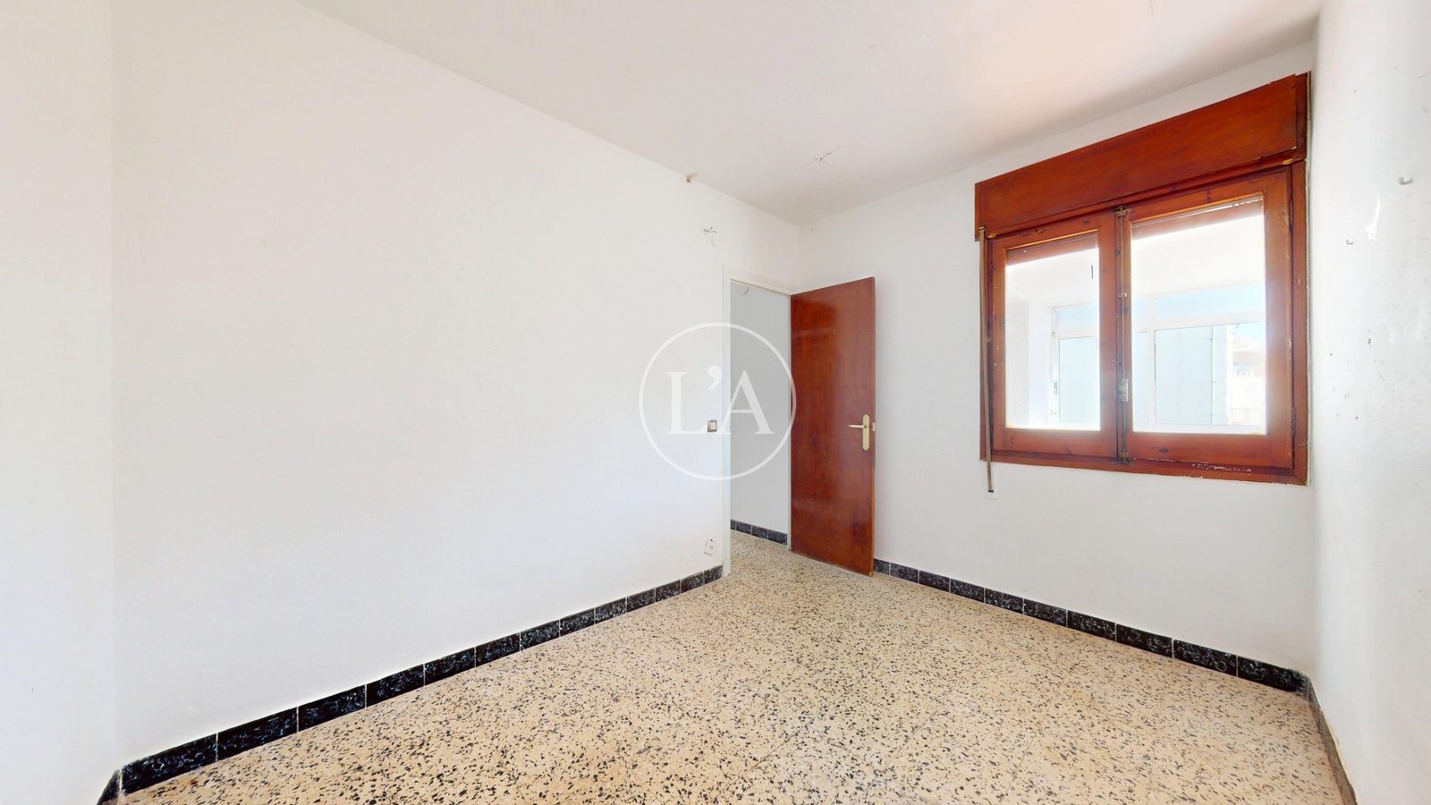 Apartamento para reformar en el Regueral, Cambrils – salida habitación