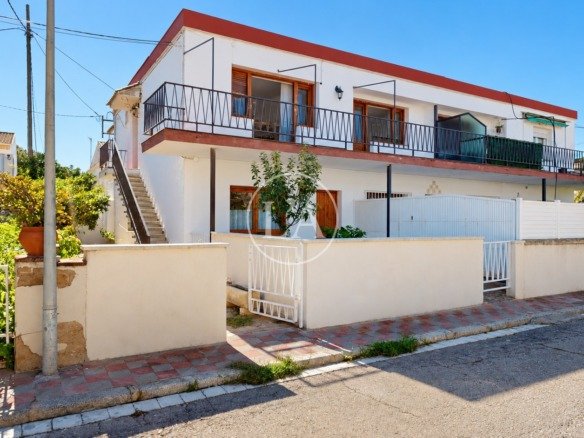 Apartamento para reformar en el Regueral, Cambrils – fachada