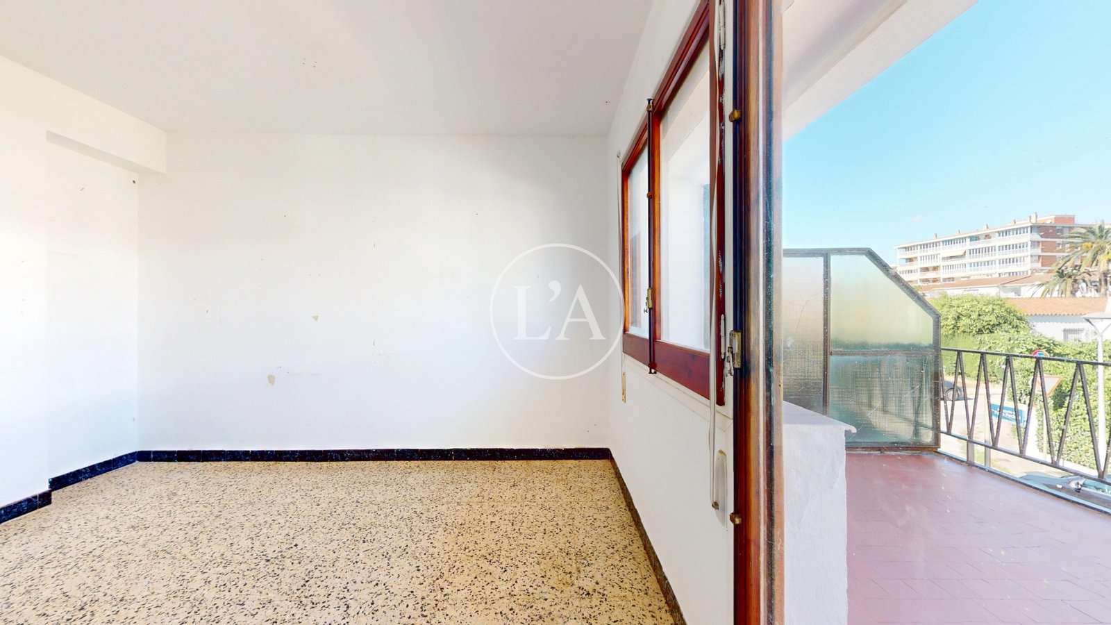 Apartamento para reformar en el Regueral, Cambrils – salida terraza