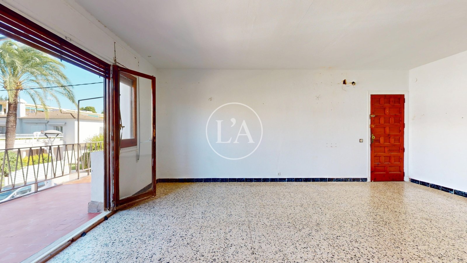 Apartamento para reformar en el Regueral, Cambrils – entrada habitación