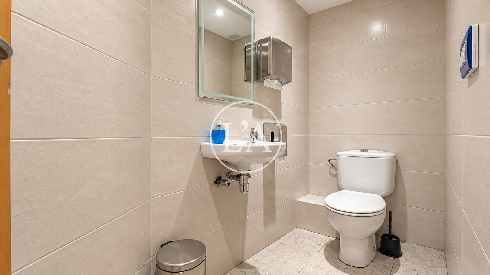 Bar cafetería en alquiler en avenida Baix Camp, Cambrils – baño