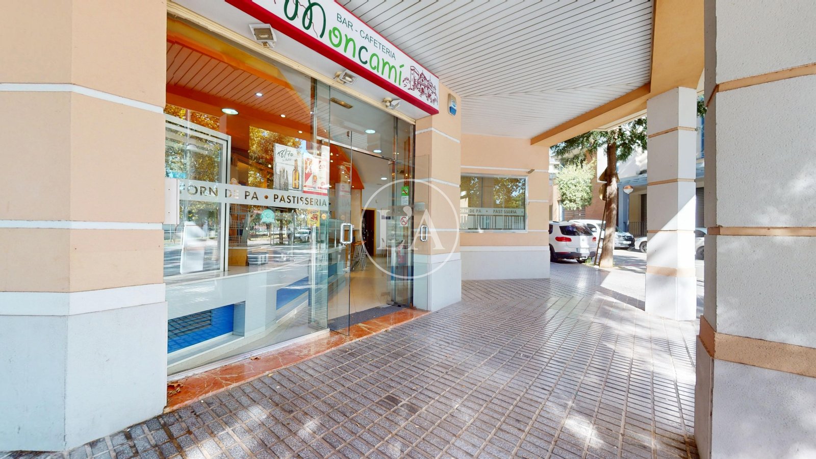 Bar cafetería en alquiler en avenida Baix Camp, Cambrils – porche