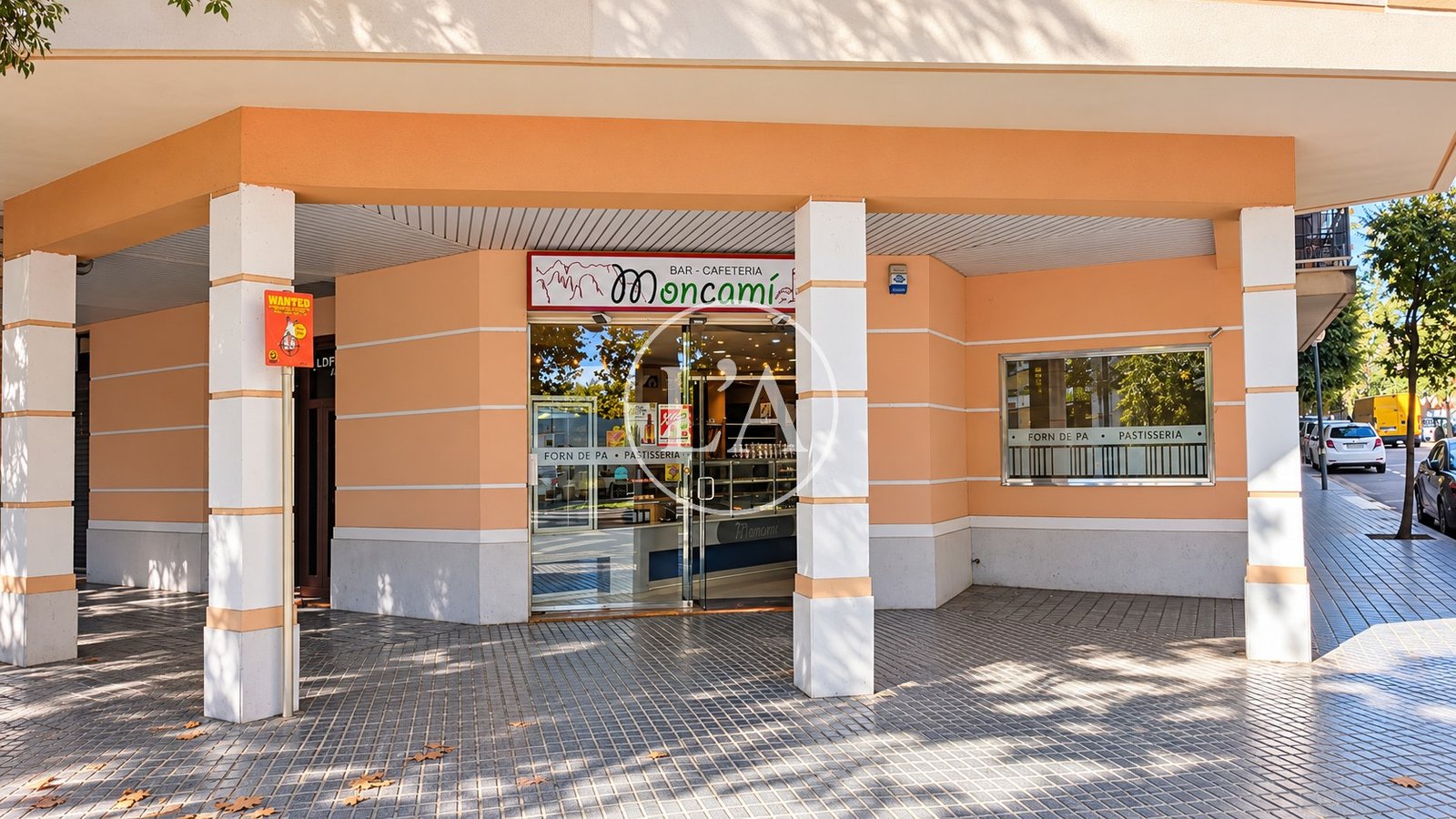 Bar cafetería en alquiler en avenida Baix Camp, Cambrils – fachada