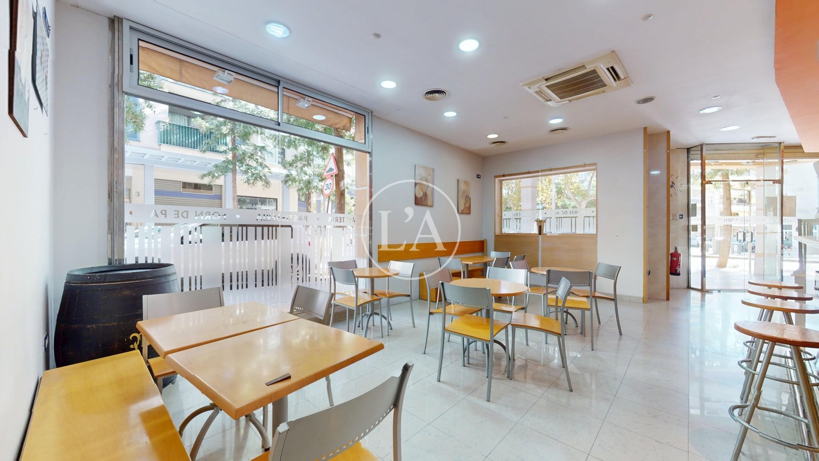 Bar cafetería en alquiler en avenida Baix Camp, Cambrils – comedor