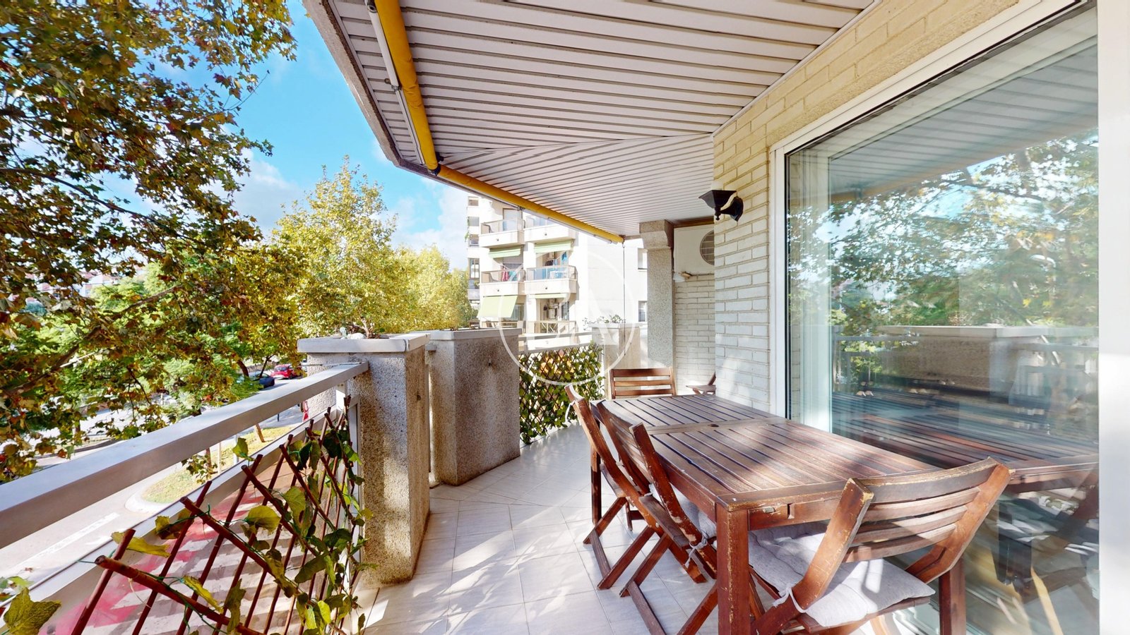 Piso esquinero con terraza en Cambrils vista terraza