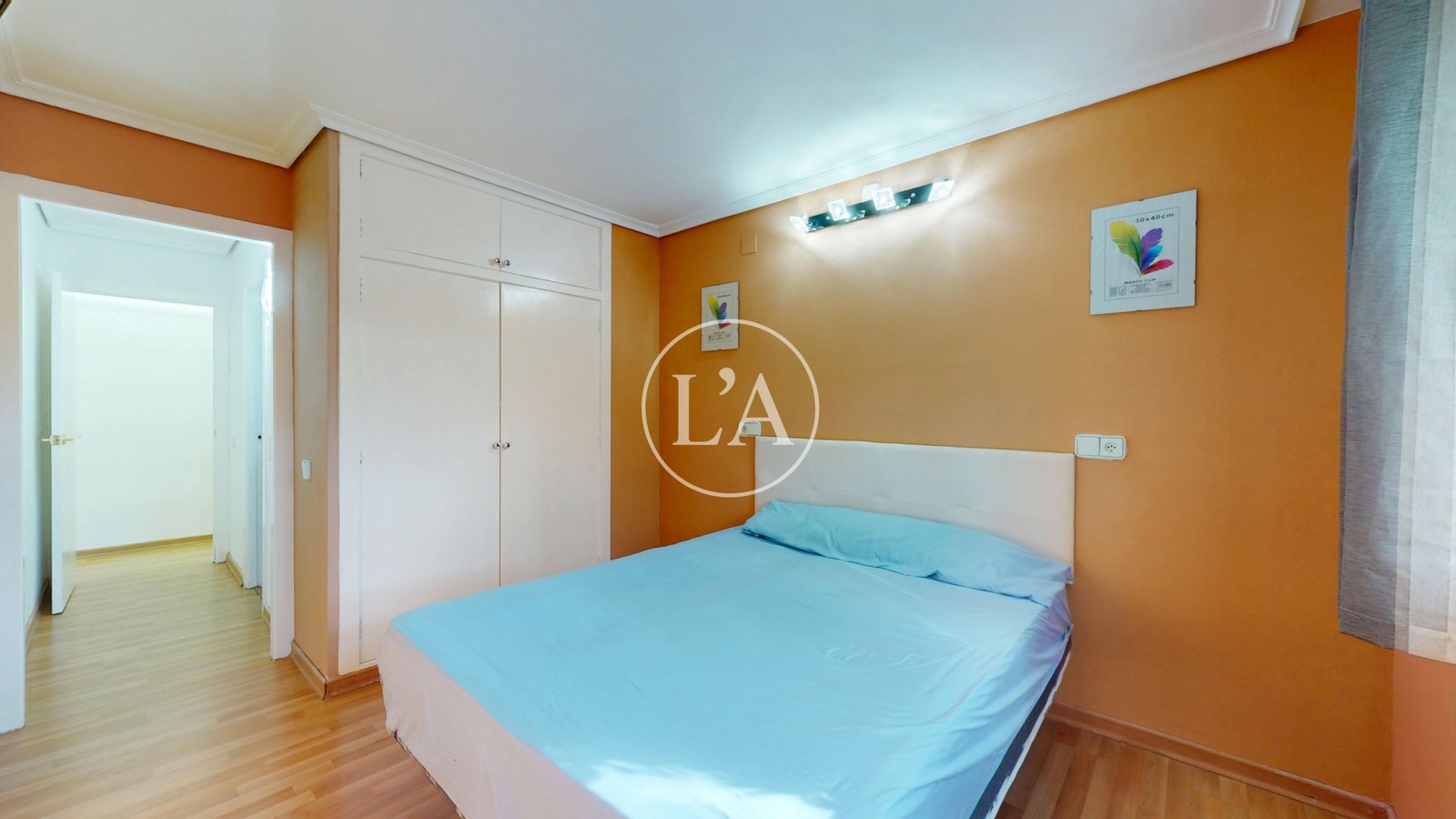 Piso esquinero con terraza en Cambrils armario suite