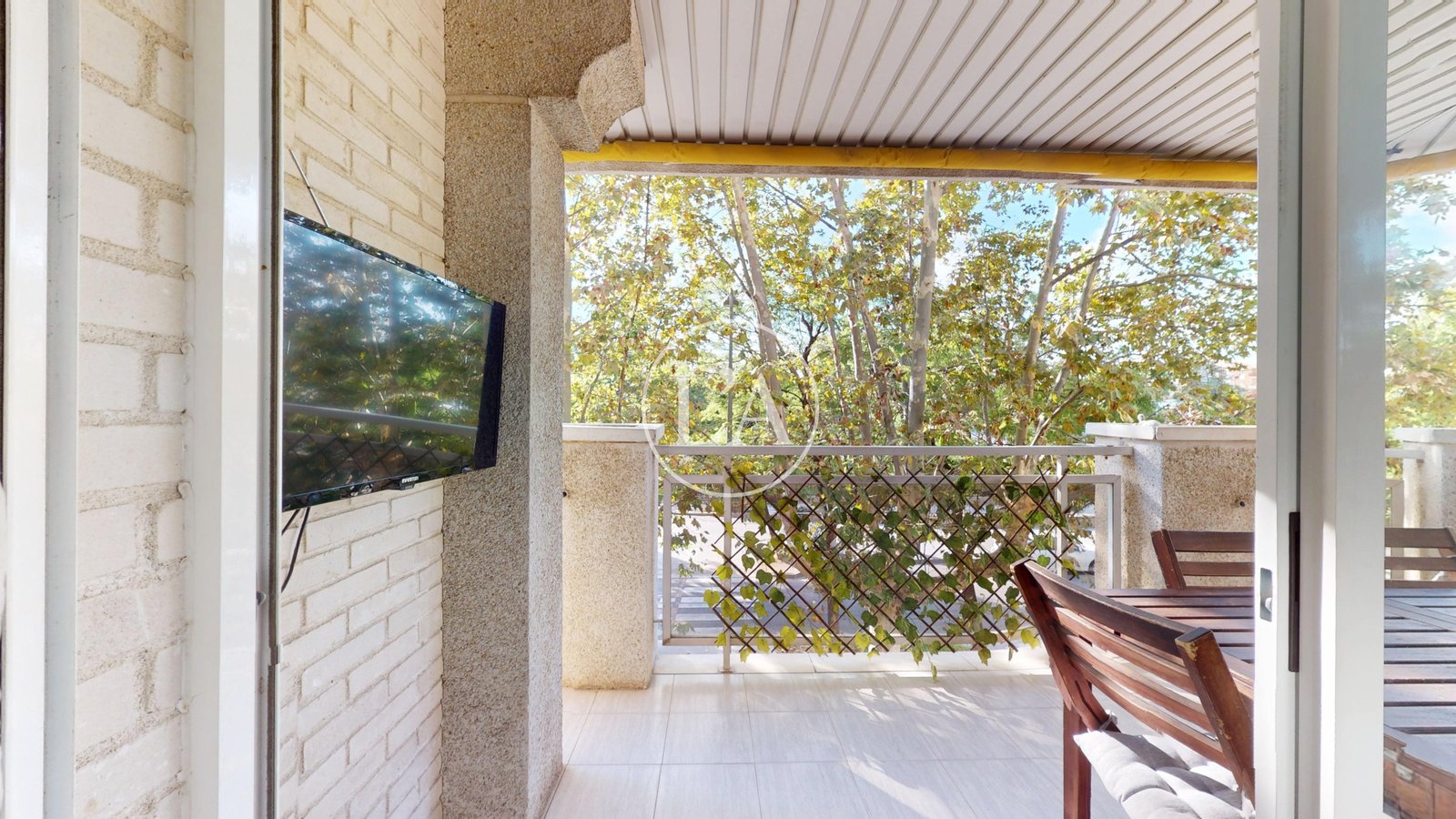 Piso esquinero con terraza en Cambrils tele terraza